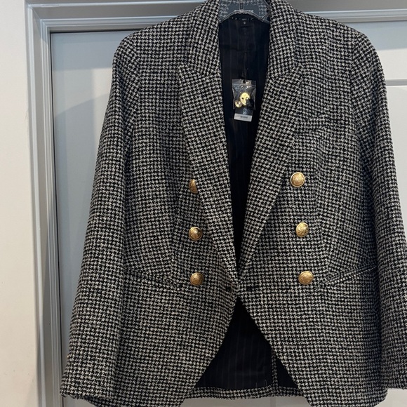 BRAND NEW Express Black and White Houndstooth Blazer with Gold Accents - Picture 2 of 6